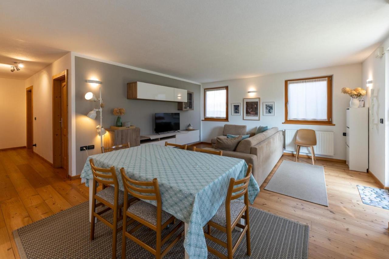 Casa Beba - Agenzia Dolomiti Affitti Lägenhet Cavalese Exteriör bild